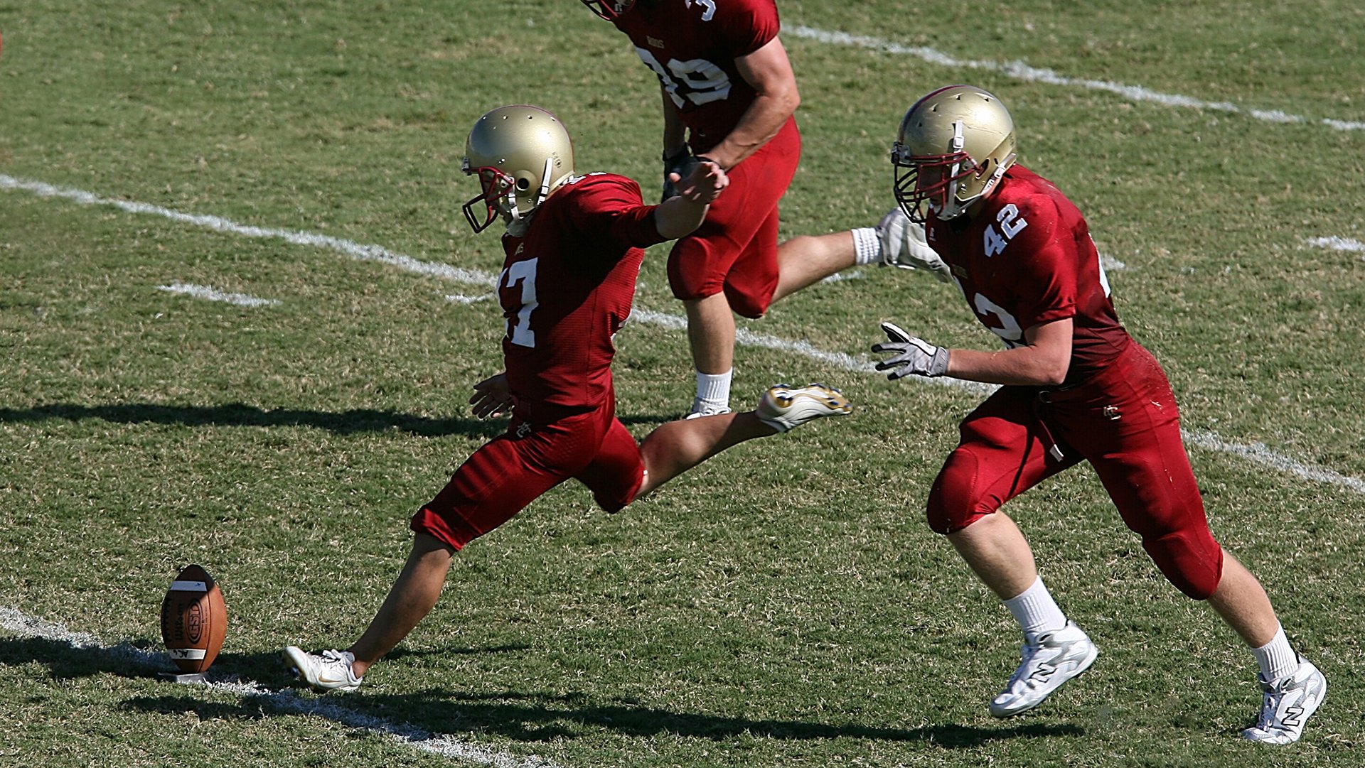 九游娱乐网站体验棒-2021年季后赛：“水花兄弟”库里与汤普森联手，多次在关键时刻平推对手